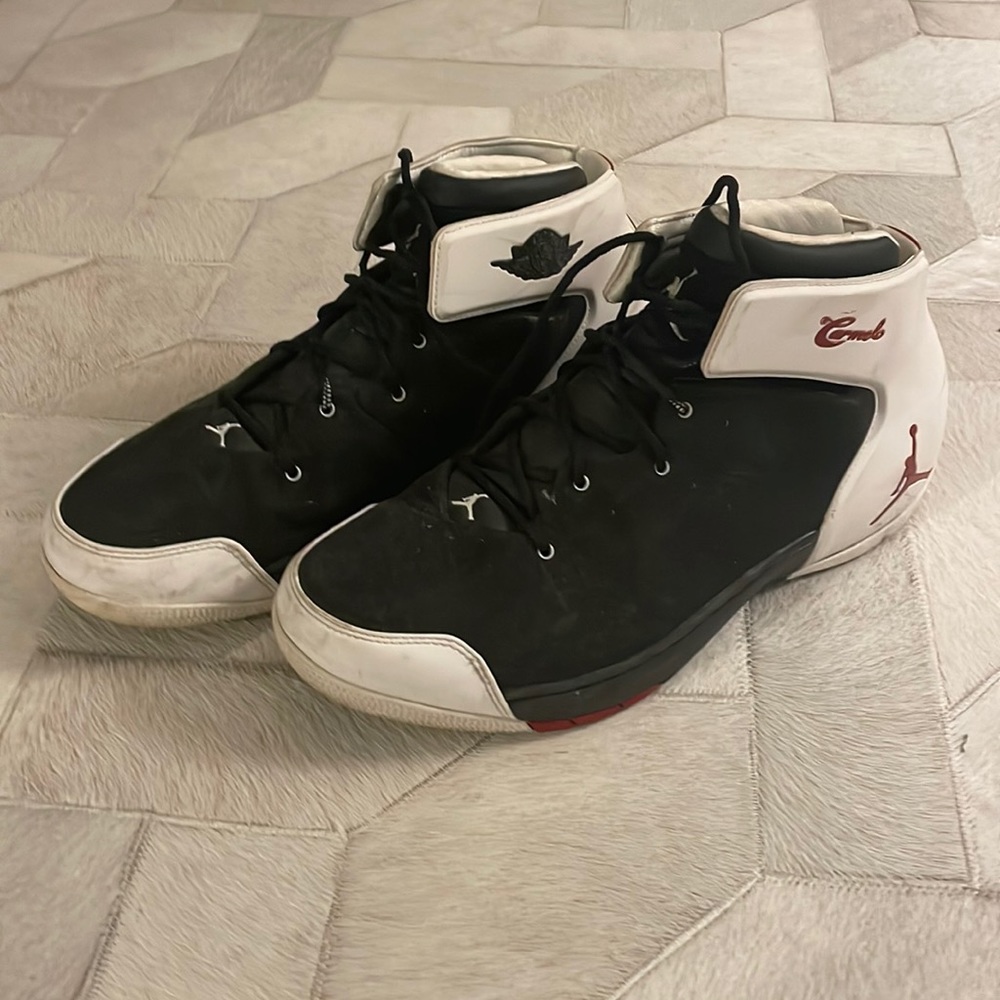 Carmelo Jordans mens size 11 -barely worn.